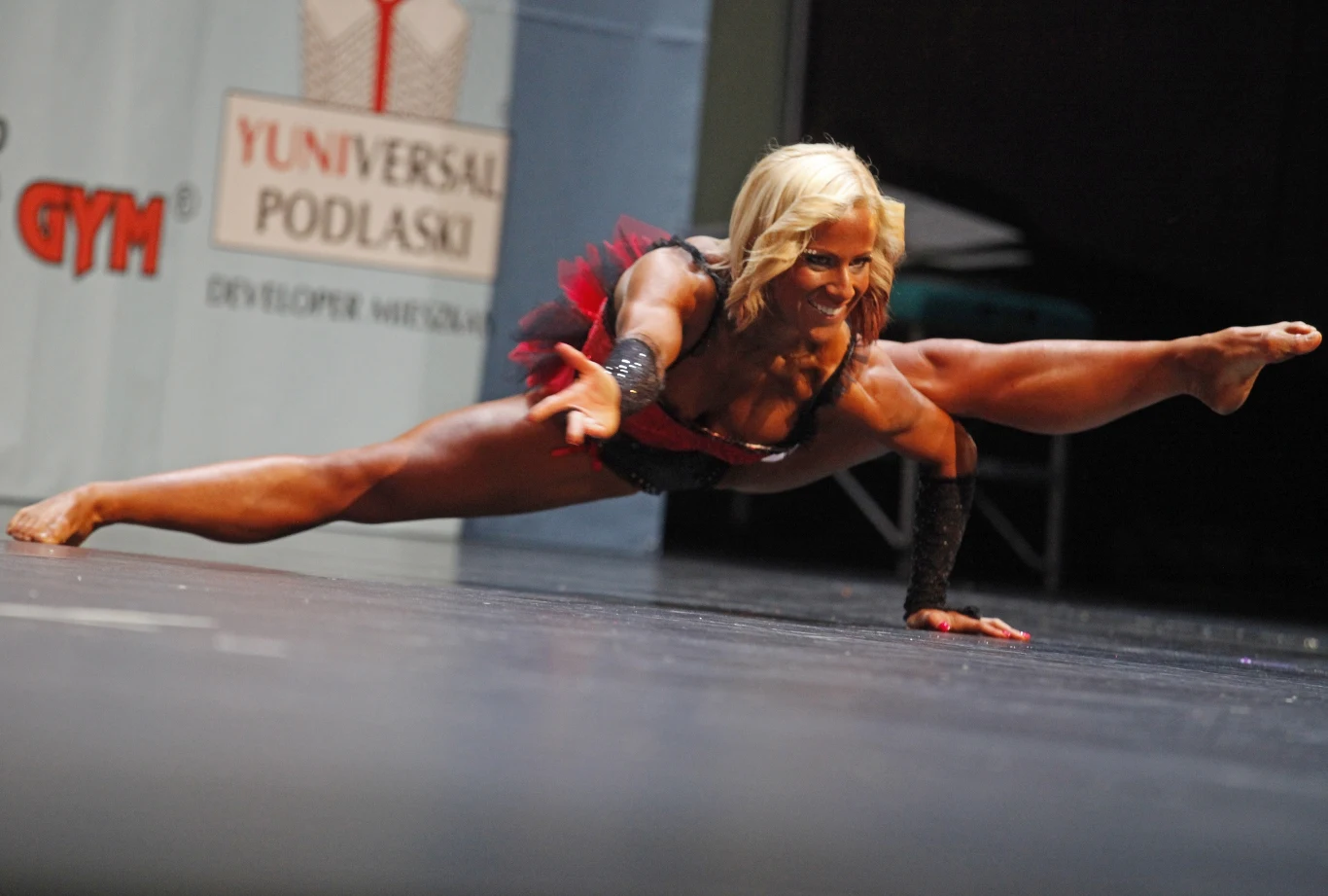 Węgierka Timea Taraba-Sifter podczas mistrzostw świata kobiet i mężczyzn w fitness w Białymstoku