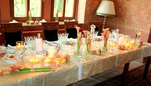 Owocowe winietki i dekoracje stołu weselnego