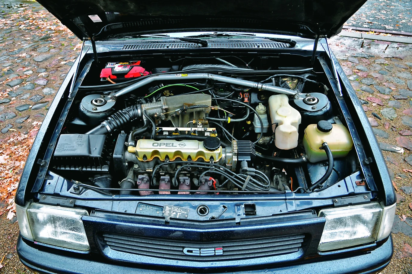 Ośmiozaworowy silnik 1.6 z oznaczeniem C16SE ma znakomitą reakcję na pedał gazu.