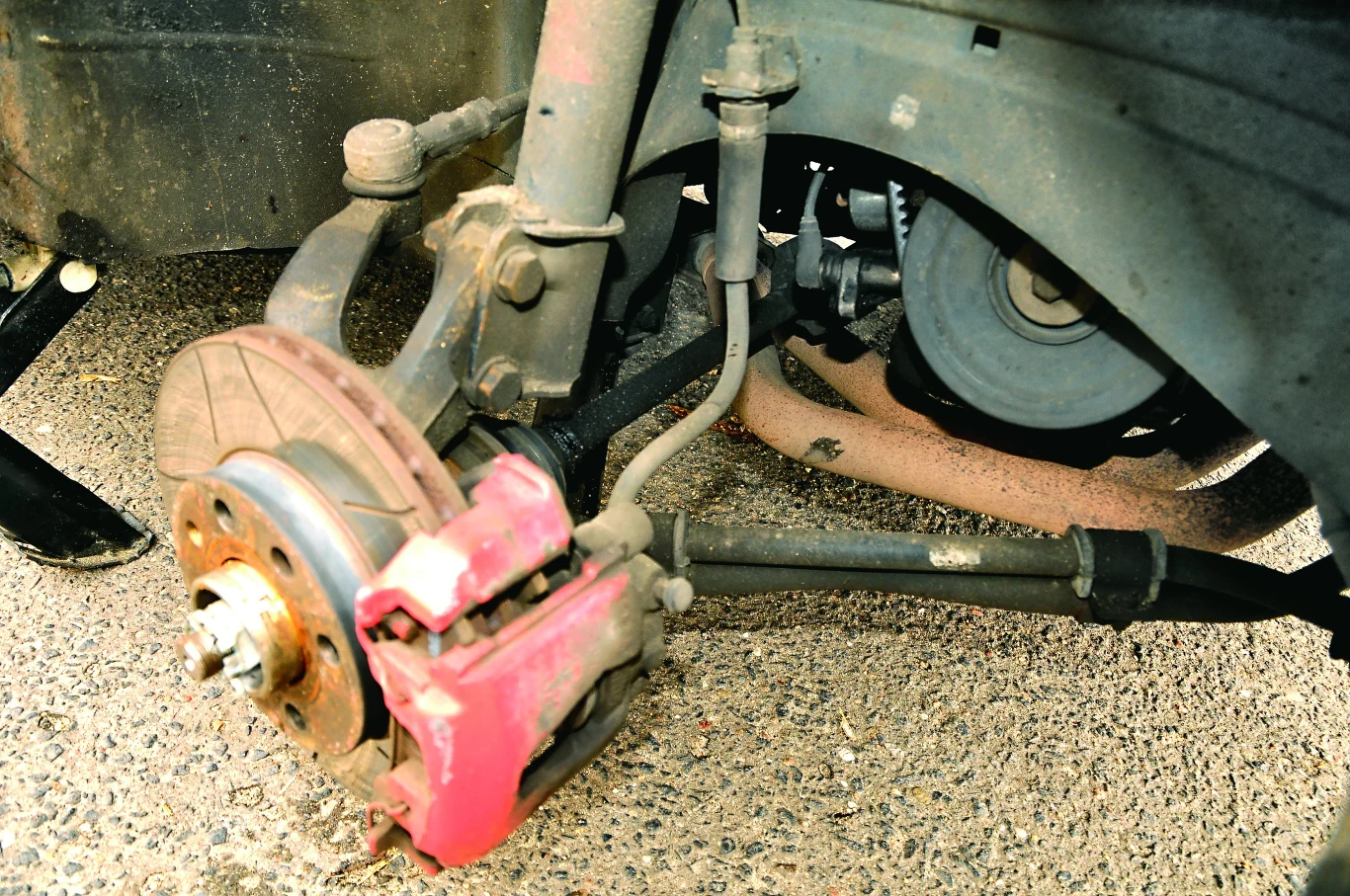 W trakcie eksploatacji zaszła konieczność wymiany przegubu napędowego.