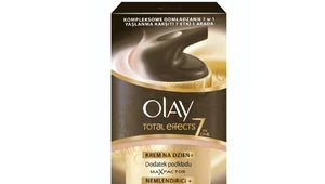 Nowy OLAY Total Effects Touch of Foundation - z dodatkiem podkładu Max Factor