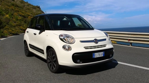 Fiat 500L produkowany jest w Serbii.