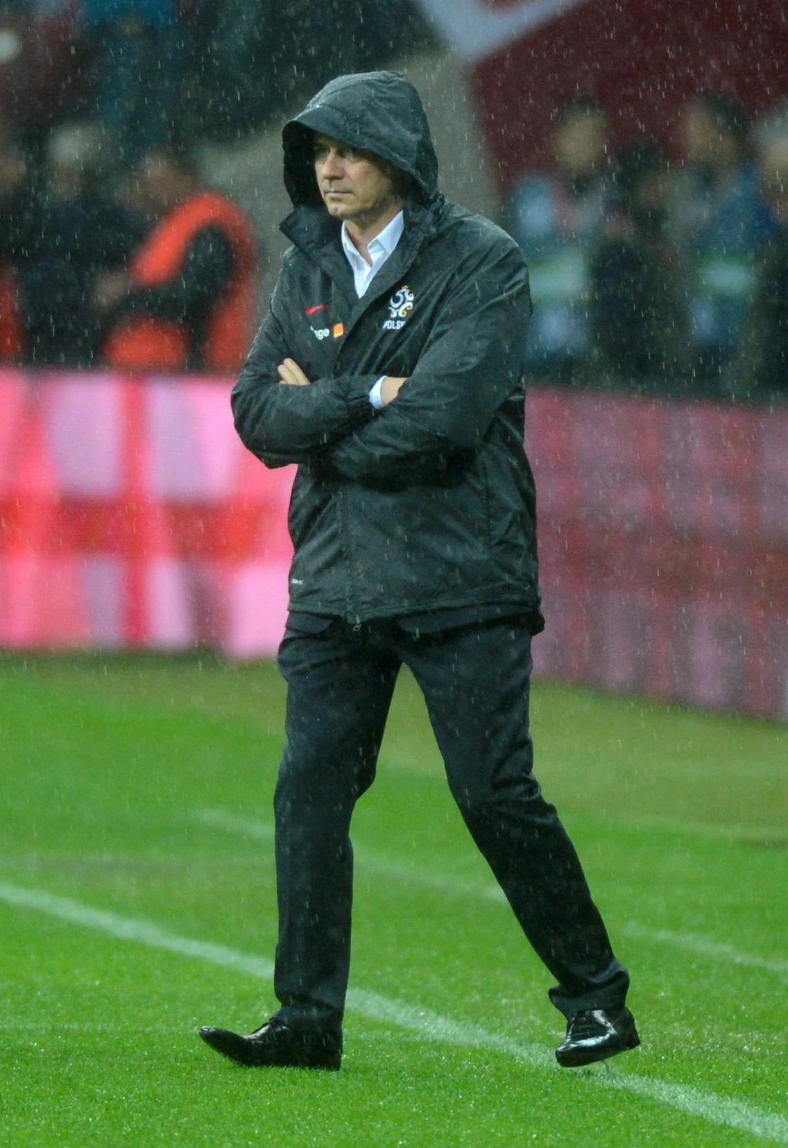 Deszcz zalał murawę Stadionu Narodowego tuż przed meczem z Anglią Deszcz zalał murawę Stadionu Narodowego tuż przed meczem z Anglią