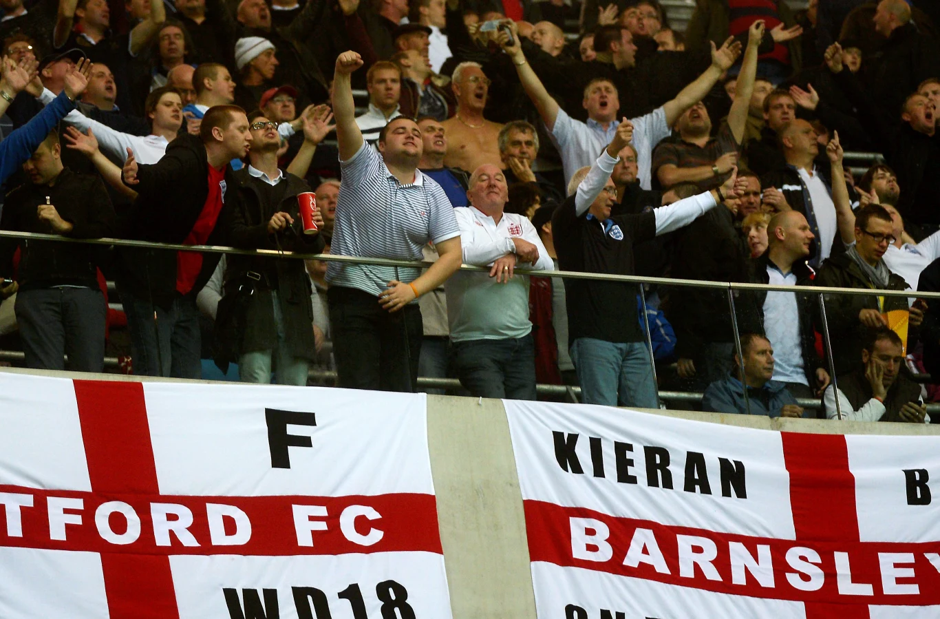 Deszcz zalał murawę Stadionu Narodowego tuż przed meczem z Anglią Deszcz zalał murawę Stadionu Narodowego tuż przed meczem z Anglią