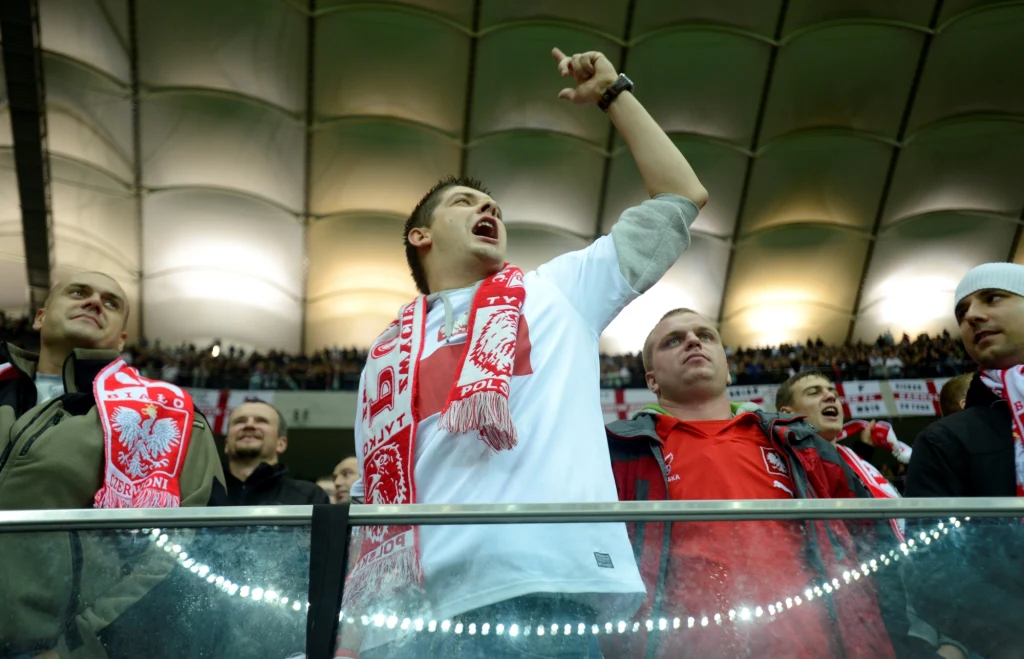 Deszcz zalał murawę Stadionu Narodowego tuż przed meczem z Anglią Deszcz zalał murawę Stadionu Narodowego tuż przed meczem z Anglią