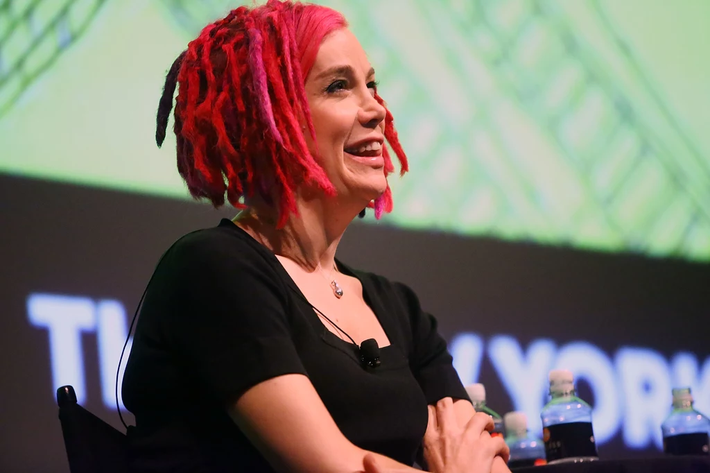 Takim kolorem włosów Lana Wachowski zwraca na siebie uwagę Takim kolorem włosów Lana Wachowski zwraca na siebie uwagę