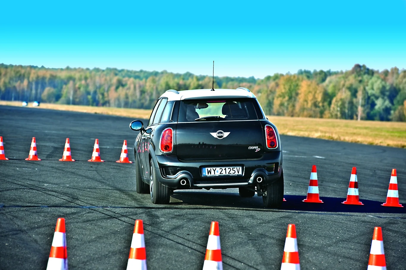 Zawieszenie Mini zestrojone jest najsztywniej.