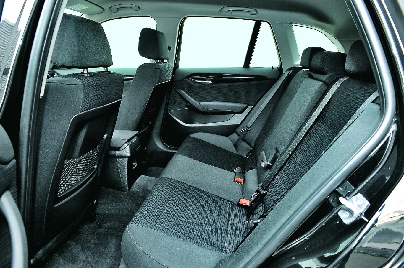 Wnętrze jest obszerne, pasażerowie nie będą narzekać na ciasnotę.