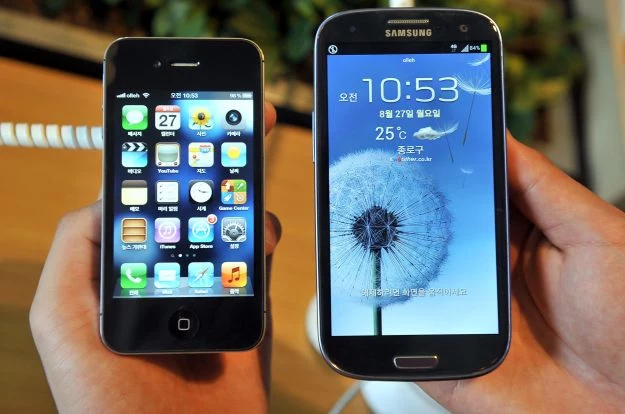 Samsung wyraźnie wyprzedza Apple pod względem liczby sprzedanych smartfonów Samsung wyraźnie wyprzedza Apple pod względem liczby sprzedanych smartfonów
