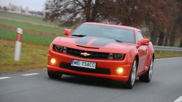 Chevrolet Camaro to najbardziej szalone auto, jakie można kupić za ok. 200 tysięcy złotych.