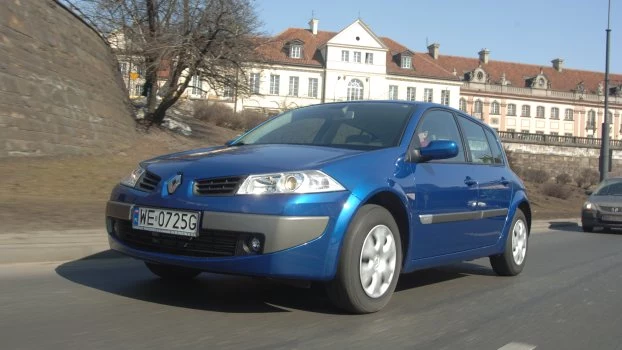 Renault Megane II - kusi niską ceną i bogatym wyposażeniem.