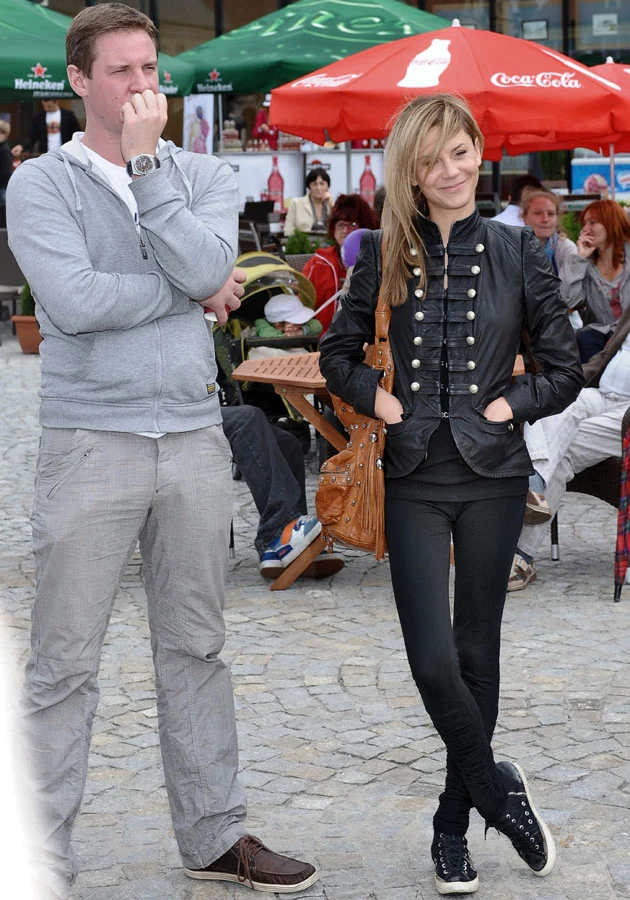 Bartek zostawił Dominikę dla Natalii Lesz Bartek zostawił Dominikę dla Natalii Lesz