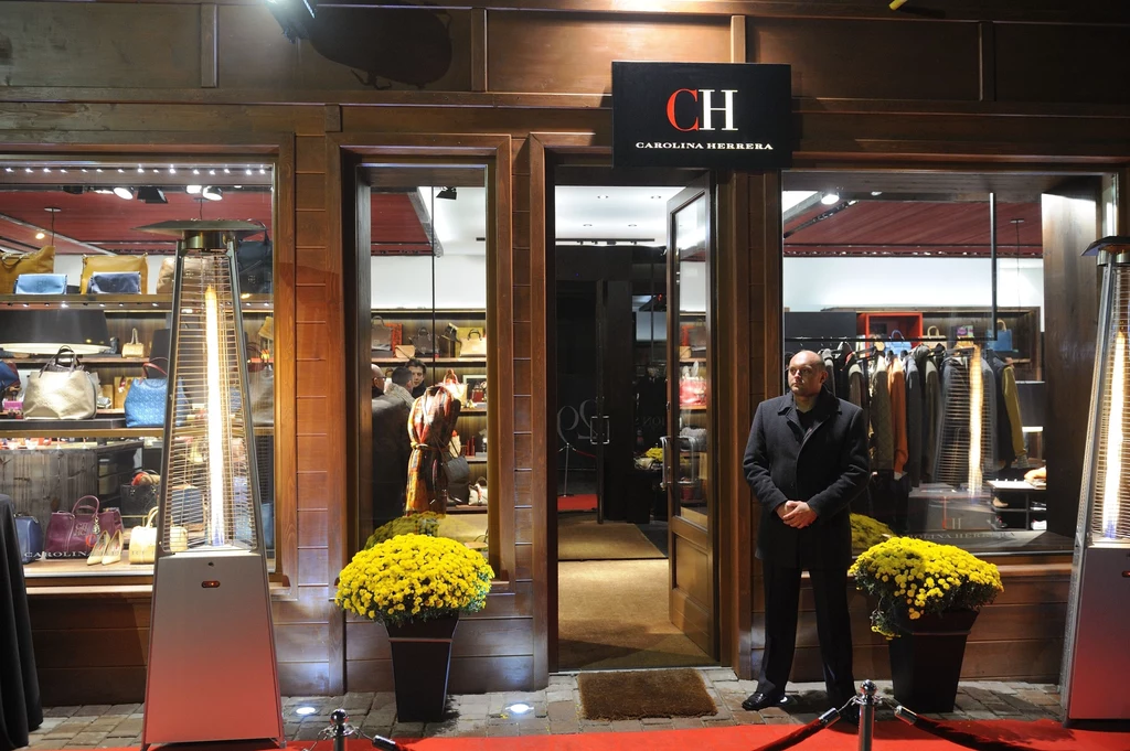 Buitk Ch Carolina Herrera z zewnątrz Buitk Ch Carolina Herrera z zewnątrz