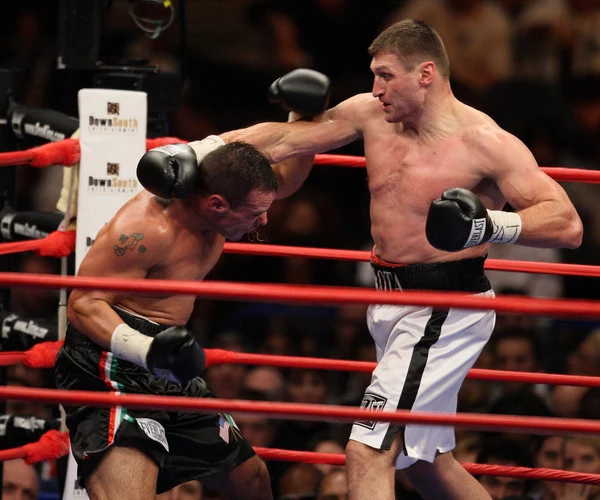 Andrzej Gołota vs Mike Mollo