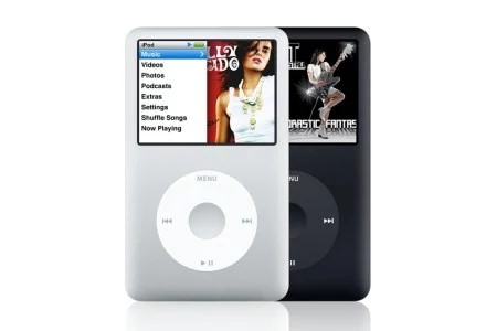 iPod classic pojawił się na rynku w dwóch kolorach.