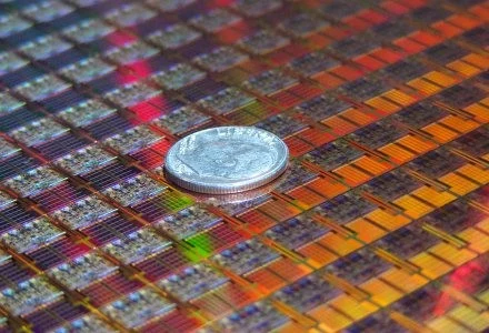 Dla porówniania - jeden gwóźdź ma 20 mln nanometrów