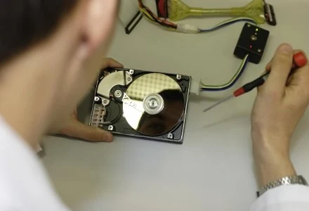Ratowanie danych z dysku twardego - do tego prowadzi brak backupu, czyli zapasowej kopi Ratowanie danych z dysku twardego - do tego prowadzi brak backupu, czyli zapasowej kopi