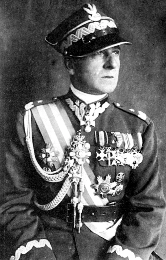 Wieniawa-Długoszowski już w niechcianym generalskim mundurze