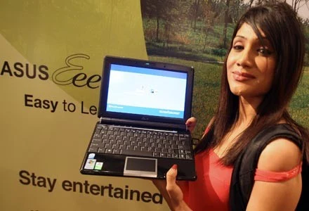 Netbook pod wieloma względami nie może konkurować z typowym laptopem. Jest jednak dużo tańszy Netbook pod wieloma względami nie może konkurować z typowym laptopem. Jest jednak dużo tańszy