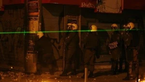 Laser wykorzystywany podczas zamieszek w Grecji