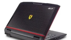 Jeden z wcześniejszych modeli Acer Ferrari