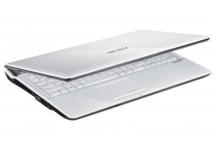 Asus N61 i N71 pojawią się na naszym rodzimym rynku w październiku Asus N61 i N71 pojawią się na naszym rodzimym rynku w październiku