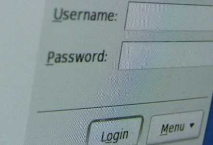 Cyberprzestępcy wciąż pracują nad nowymi sposobami kradzieży haseł fot. Joshua Davis