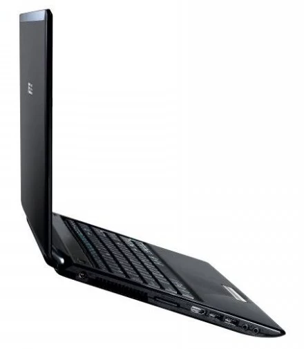 ASUS UL50 - dzięki mobilnej platformie ten notebook wytrzyma wiecej niz 10 h na baterii