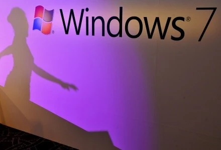 Windows 7 odbiera udziały w rynku swojemu najgroźniejszemu rywalowi... Windowsowi XP