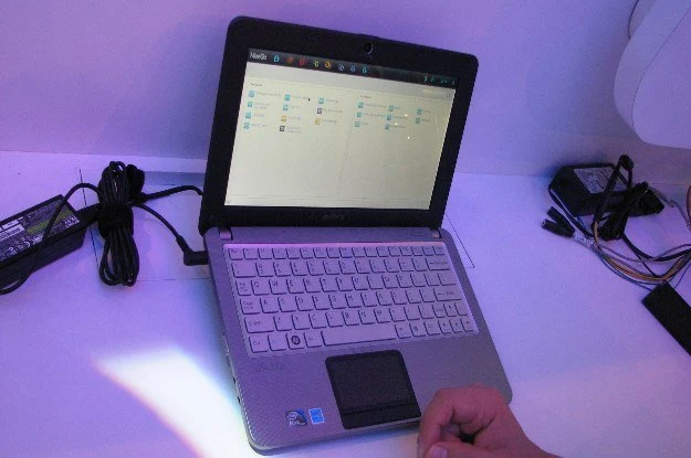 Intel w Tajpej zaprezentował także swój najnowszy system operacyjny - MeeGo Intel w Tajpej zaprezentował także swój najnowszy system operacyjny - MeeGo