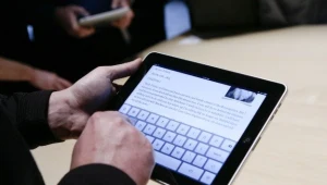 Sprzedawcy e-booków obniżają ceny ze względu na pojawienie się nowego konkurenta - iPada