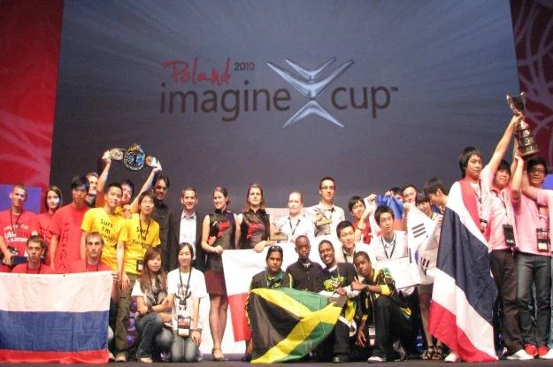 Polacy oraz inni studenci z całego świata, laureaci Imagine Cup 2010 - następcy Gatesa i spółki