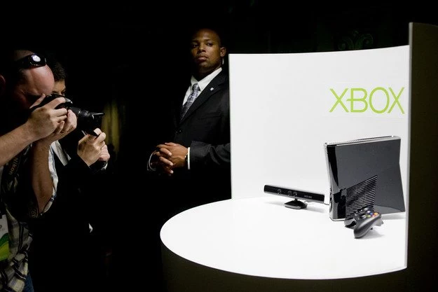 Xbox 360 250GB S - wersja z dodatkiem Kinect, która zadebiutuje w listopadzie