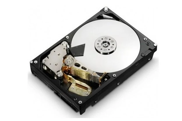 Dysk Hitachi posiada najszybszy interfejs SATA o prędkości 6 Gbit/s Dysk Hitachi posiada najszybszy interfejs SATA o prędkości 6 Gbit/s