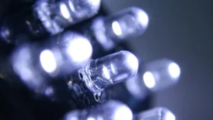 Dzięki technologii "dziur" LED-y mogą się stać nawet dwa razy wydajniejsze