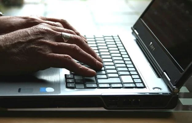 Koszt typowych napraw notebooka wynosi od 100 do 300 zł netto Koszt typowych napraw notebooka wynosi od 100 do 300 zł netto