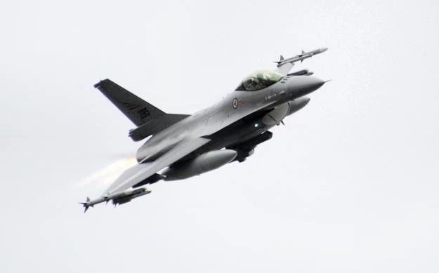 Jeden z norweskich myśliwców F-16 uczestniczących w akcji nad terytorium Libii