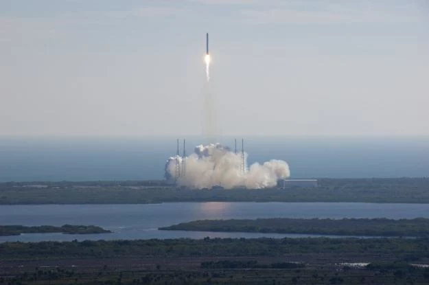 Rakieta Falcon 9 / fot.Alan Ault/NASA