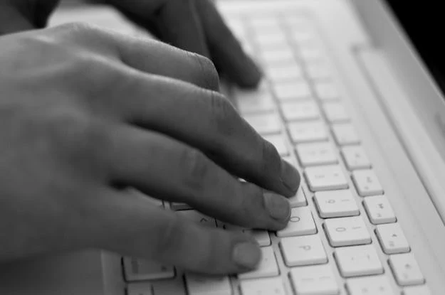 Setki godzin spędzonych przy klawiaturze idą na marne - dlaczego? fot. Brian Lary Setki godzin spędzonych przy klawiaturze idą na marne - dlaczego? fot. Brian Lary