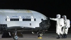 Air Force  X-37B nie przerywa tajemniczej misji