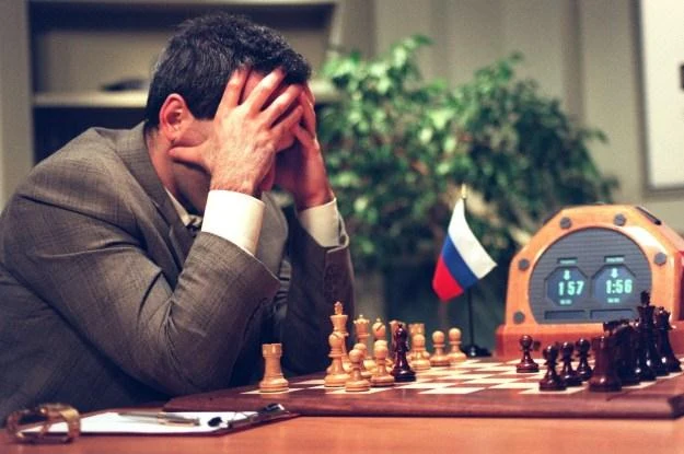 Kasparow przegrał w Deep Blue w wyniku błędu maszyny? Kasparow przegrał w Deep Blue w wyniku błędu maszyny?