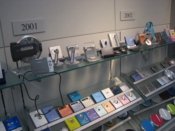 Discman stał się również tak samo popularny, co Walkman.