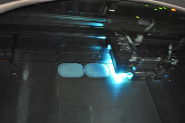 Trójwymiarowa drukarka, która jest odpowiedzialna za tworzenie obudowy myszki