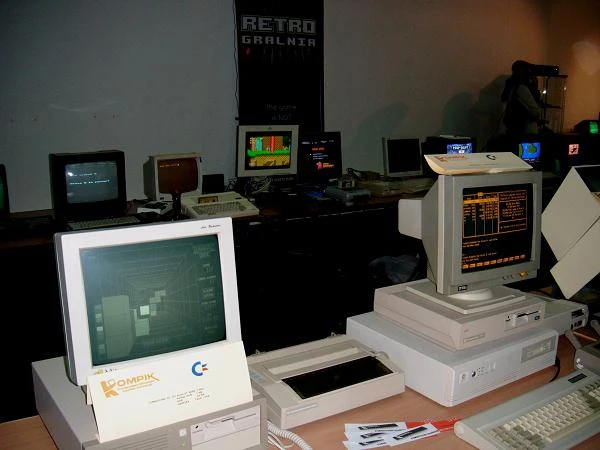 Moc retro komputerów oraz nostalgii jest potężna - Dawne Komputery i Gry w Krakowie można uznać za udane Moc retro komputerów oraz nostalgii jest potężna - Dawne Komputery i Gry w Krakowie można uznać za udane