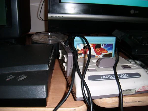 Nie zabrakło i kultowego w wielu kręgach "Pegazusa", podróbki konsoli Nintendo Nie zabrakło i kultowego w wielu kręgach "Pegazusa", podróbki konsoli Nintendo