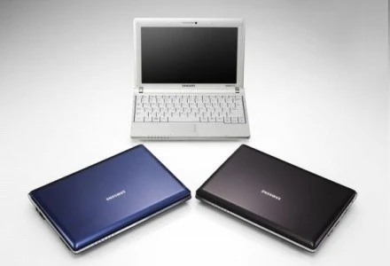 NC10 na polskim rynku dostępny jest także z modemem 3G i usługą iPlus. NC10 na polskim rynku dostępny jest także z modemem 3G i usługą iPlus.