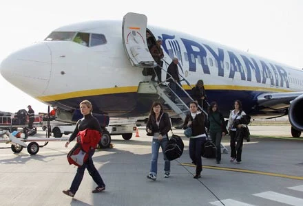 Na używanie komórek na pokładzie samolotu pozwalają już linie Ryanair, TAP i BMI