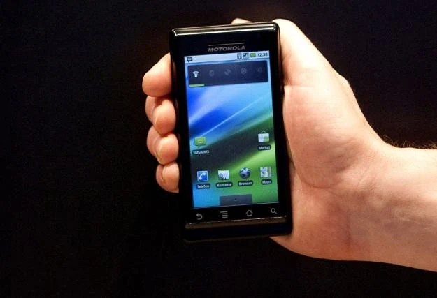 Motorola Milestone - jeden z pierwszych telefonów wykorzystujących system Android 2.1 Motorola Milestone - jeden z pierwszych telefonów wykorzystujących system Android 2.1