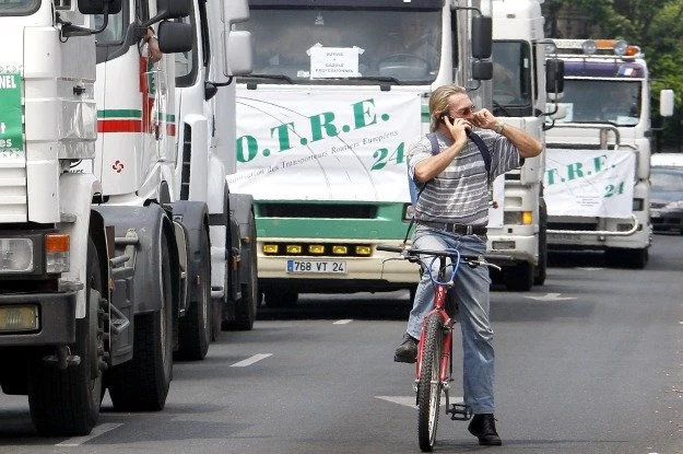 Niezależnie, gdzie na świecie. Niezależnie, czy na rowerze czy pieszo - trzeba pilnować komórki