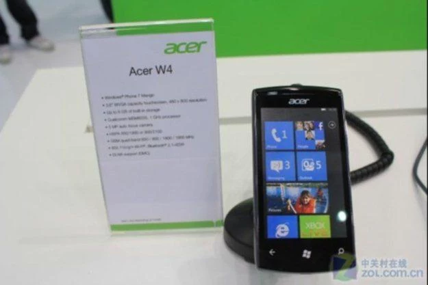 Acer W4